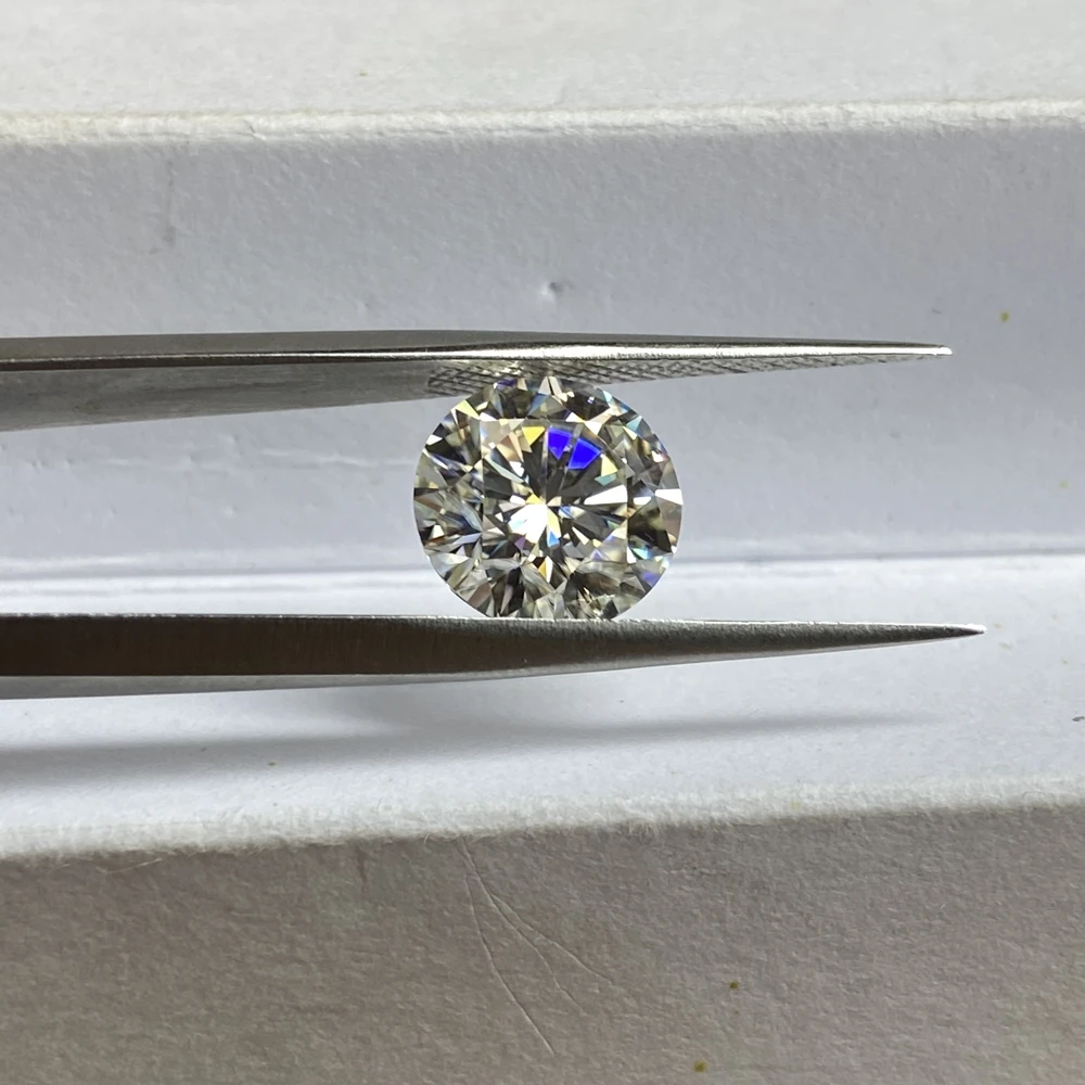 

Mosangnai Round GH Color VVS1 2 Carat 8.0mm Moissanite Diamond Ring For Women