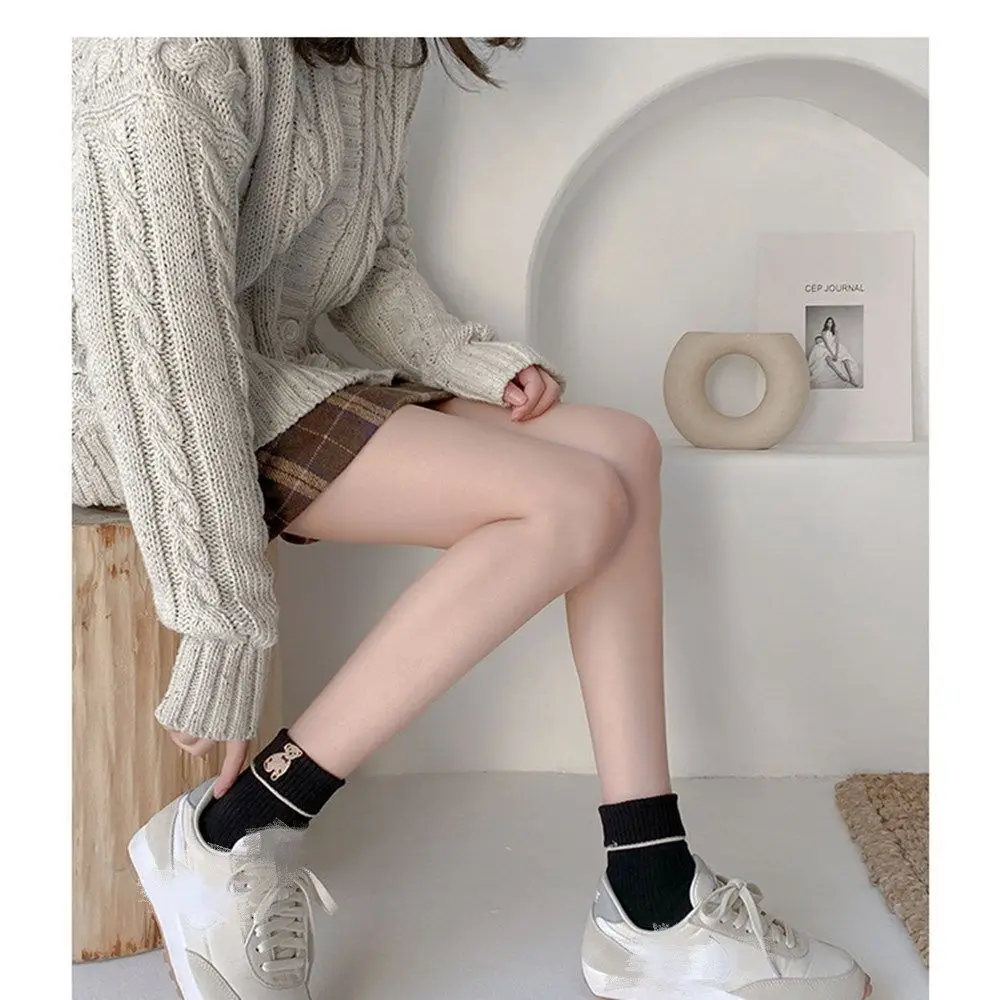 

1 Pair Fashion Women Solid Color Tube Socks Cartoon Bear Embroidered Ankle Sock Socks