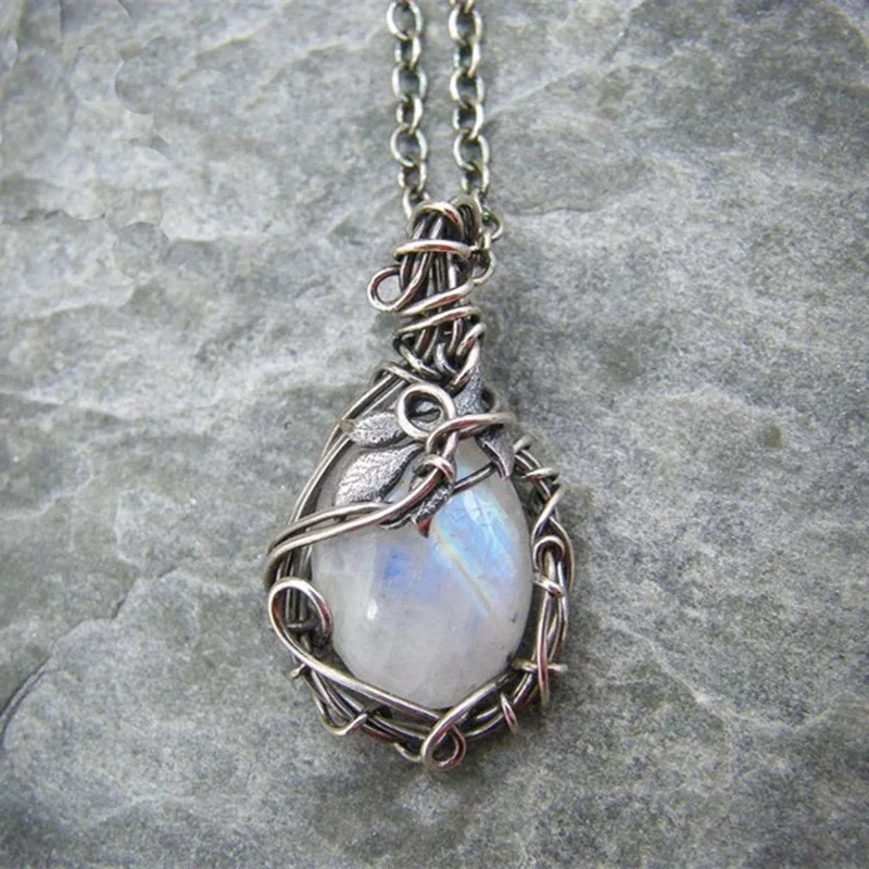 

Vintage Leaves Natural Moonstone Pendant Necklace Silver Color Chain Crystal Necklaces for Women Female Fashion Jewelry Gifts
