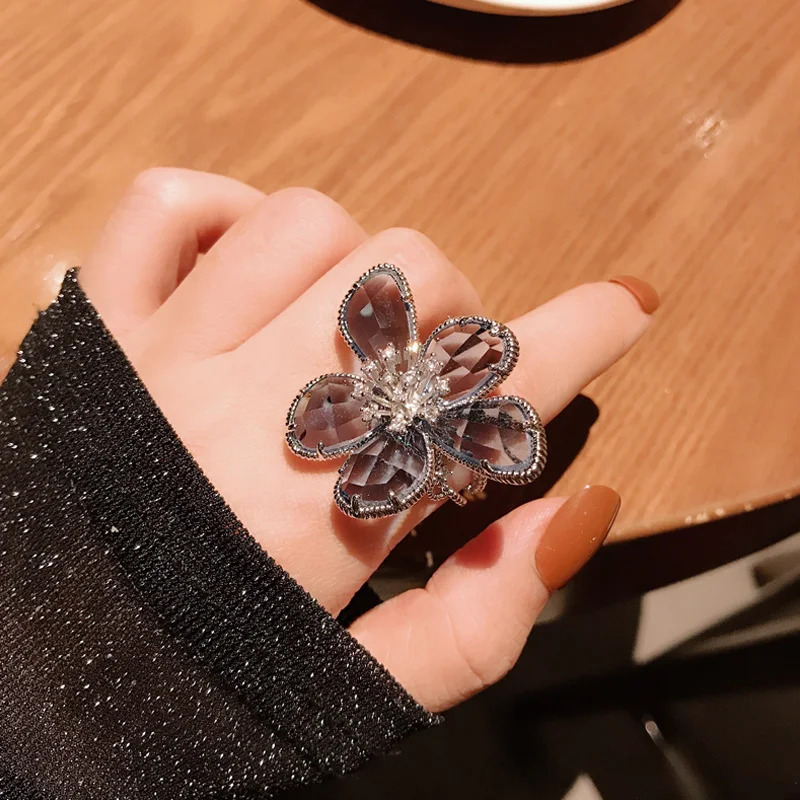 

Fashion Big Rhinestone Flower Women Ring for Cocktail Party Delicate Female Accessories Holiday Finger Ring Stylish Jewelry Gift
