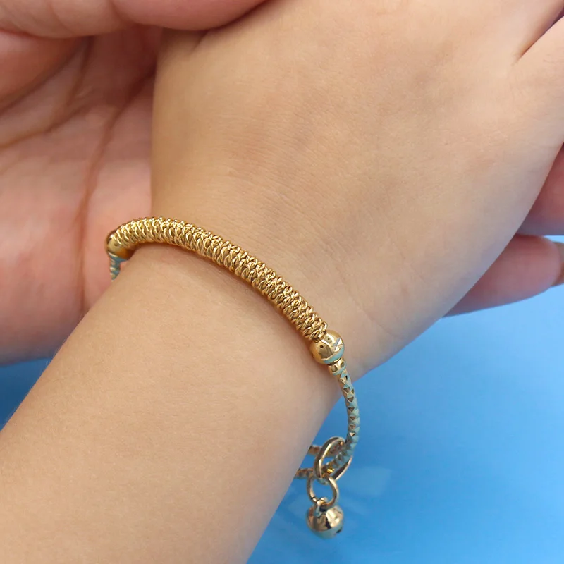 Фото FS Шарм Регулируемый Креативный Золотой Цвет 18 К Покрытие Brazalete de bebé Персонализированные Колокольчики Браслет Ювелирные Изделия №1