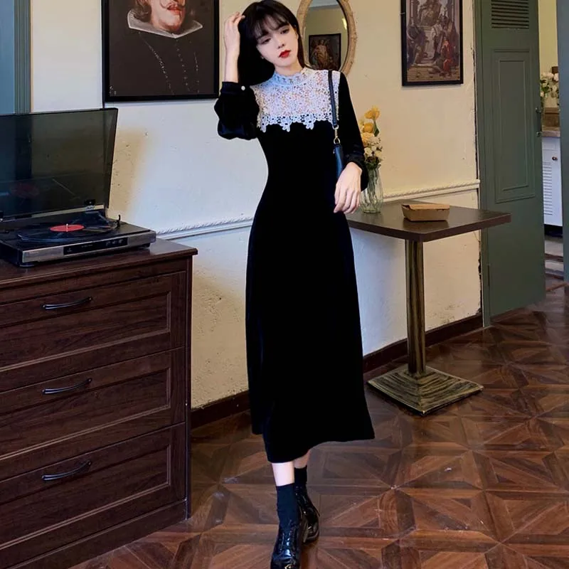 

French Vintage Women 2021 New Autumn Winter Dress Black Velvet Lace Stitching Dress Female Korean Chic Elegant Dresses Japanese