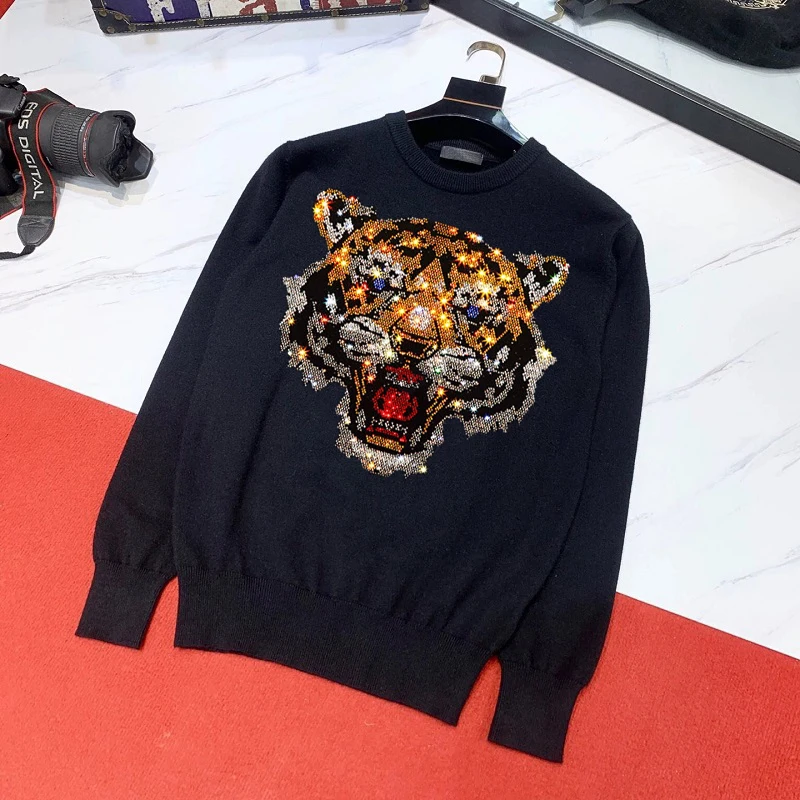 Свитер мужской с длинными рукавами и круглым вырезом зима