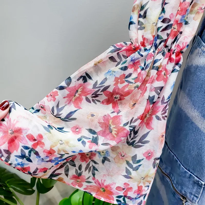 Милая женская короткая рубашка с длинным рукавом и воротником-стойкой