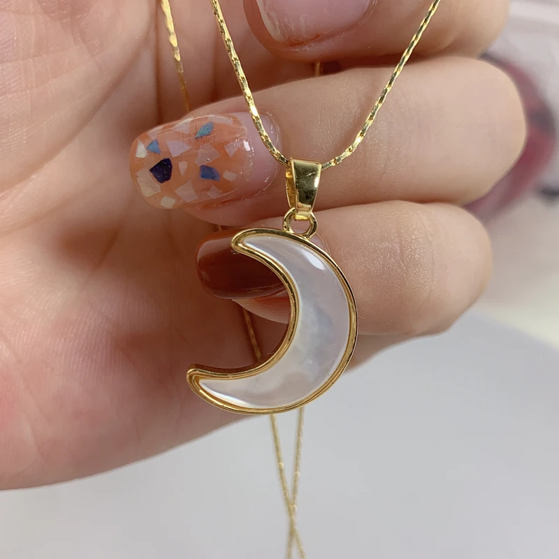 

Moon Necklace Women Fashion Natural Mother of Pearl Shell Pendant Jewelry Custom