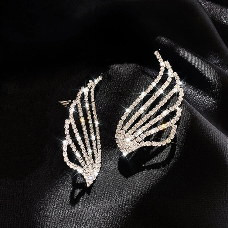 

Trendy Hollow Rhinestone Wing Clip Earrings For Women Bling Fairy Jewelry For Party Date Beauty Gifts