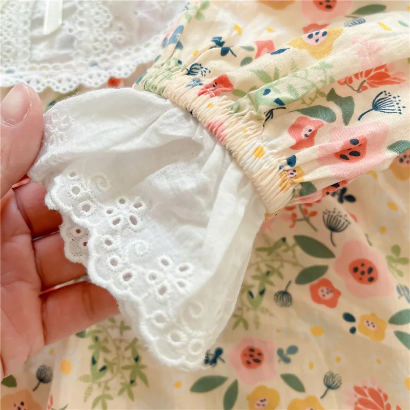 

Spring 2021 Girl Sweet Crushed Flower Lace Stitching Home Clothes Top and Pant Two Piece Children Cotton Pajamas Set
