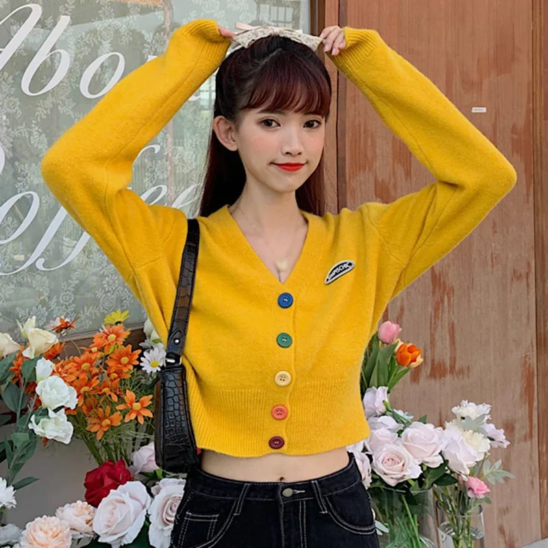 

Korean Color Button V-neck Long-sleeved Knitted Cardigan Women's Early Spring Short Coat