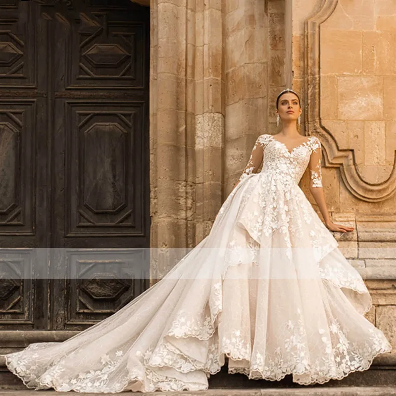 

Luxury Appliques Wedding Dress 3D Flowers Half Sleeves V-neck A-line Buttons Cathedral Train Princess Dresses High/Low Bride Gow