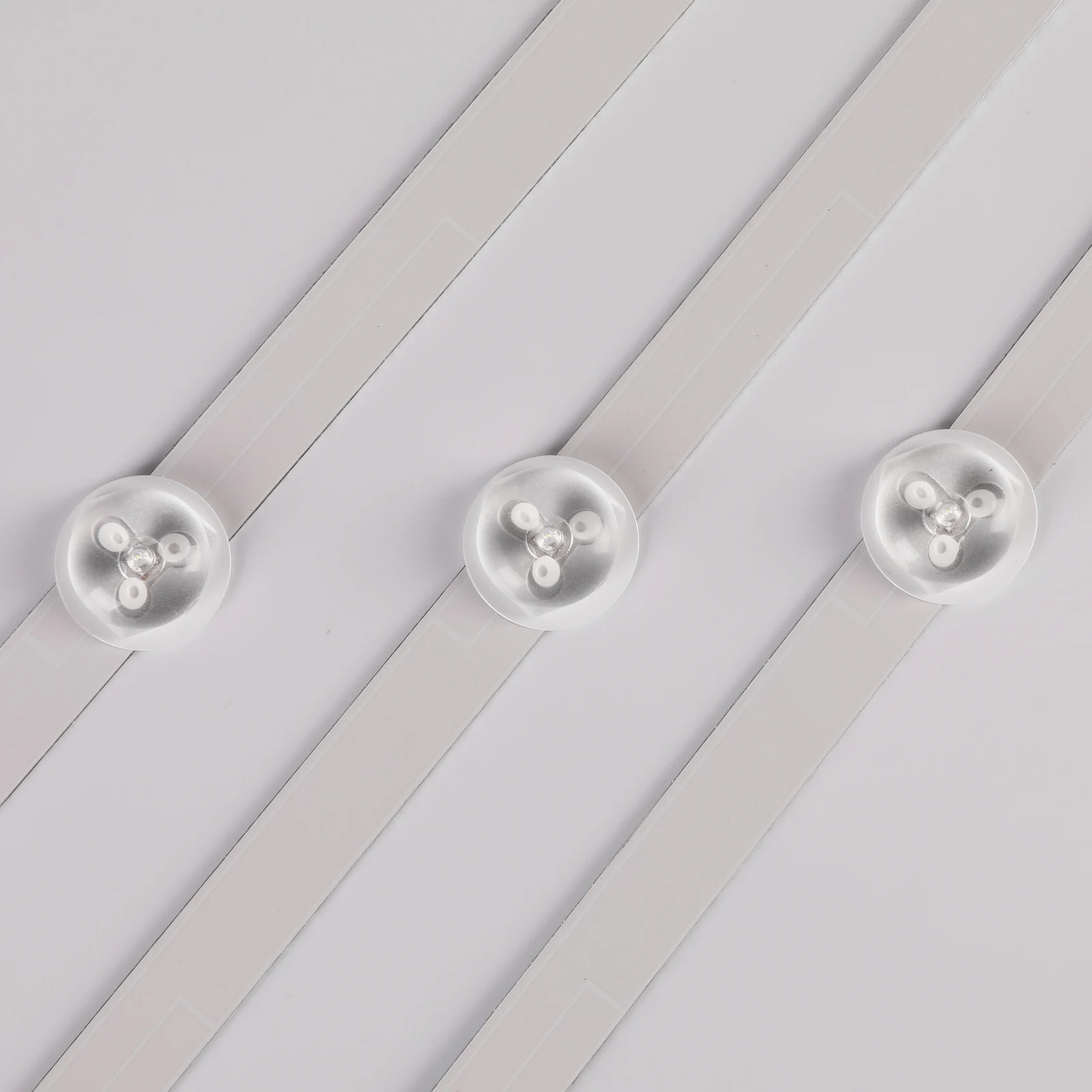 original 12 PCS(3*R1 3*L1 3*R2 3*L2) LED Backlights for 6916L-1273A 6916L-1241A 6916L-1276A 6916L-1272A LG 50LN5400 100%NEW |