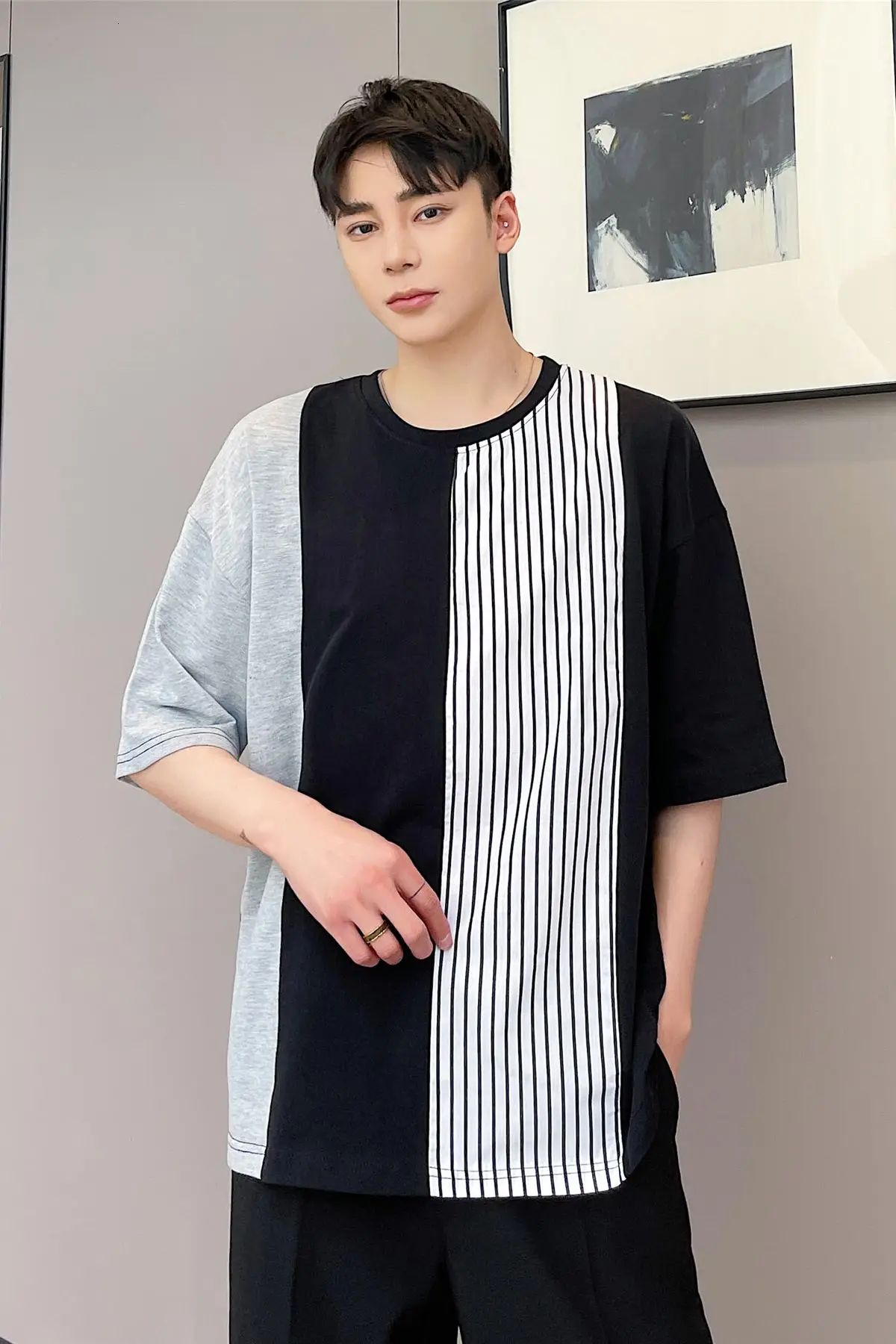 

Men's short-sleeved T-shirts 2021 summer new round neck stitching loose tops personality casual middle-sleeved T-shirts men