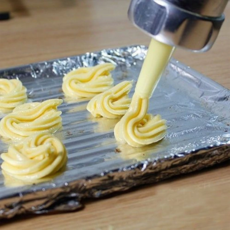 

Cookie Press,Cookie Press Gun Kit, DIY Biscuit maker and Churro Maker with 20 Decorative Stencil Discs and 4 Icing Tips for Funn