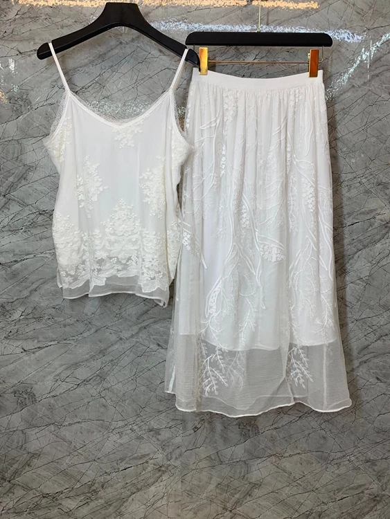 

2021 new women fashion suit lace embroidery off-shoulder strap top + elastic waist half skirt suit 430