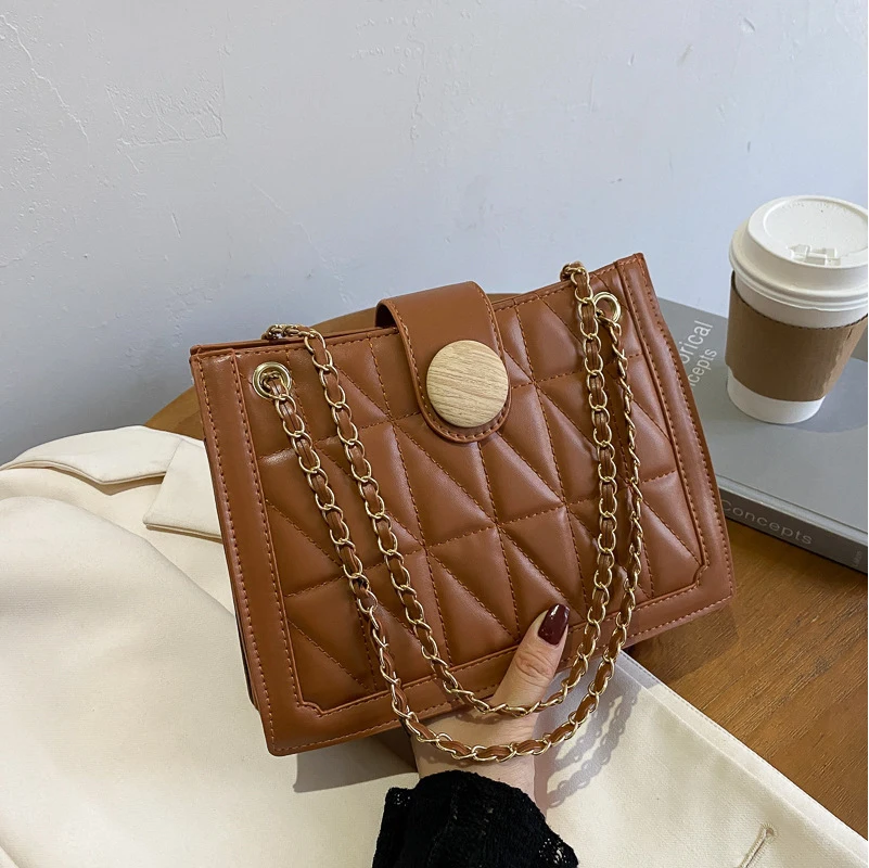 

2021 New Women Shoulder Bags INS Style Chain Portable Stick Bag Underarm Bags Fashion for Ladies Retro Simple Women Hand Bags