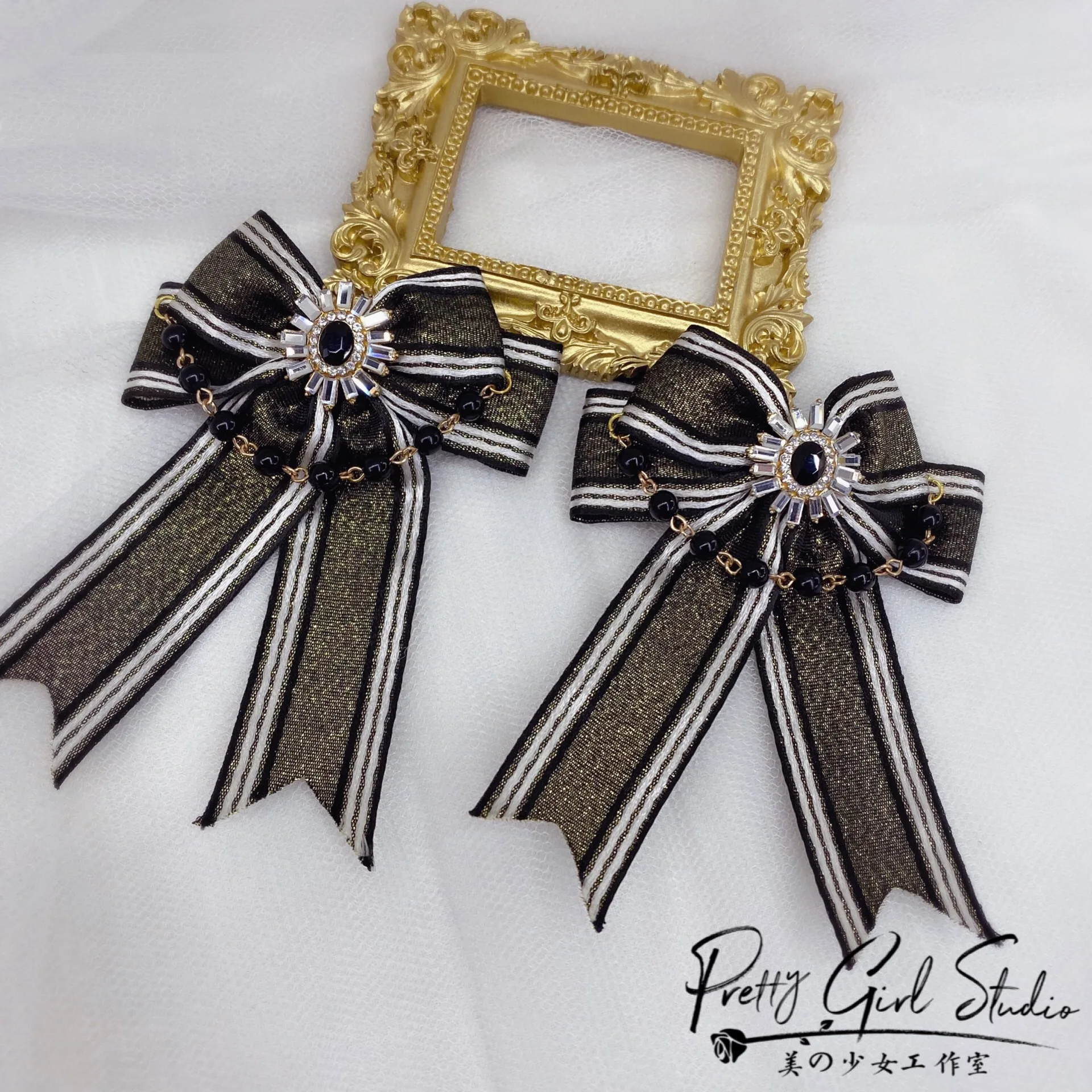 

Vinatge Palace Japanese Black Gold Gothic Cross Bow Lace Lolita Hair Band KC Hairpin HAND CUFF Soft Girl Cosplay Hair Ornaments