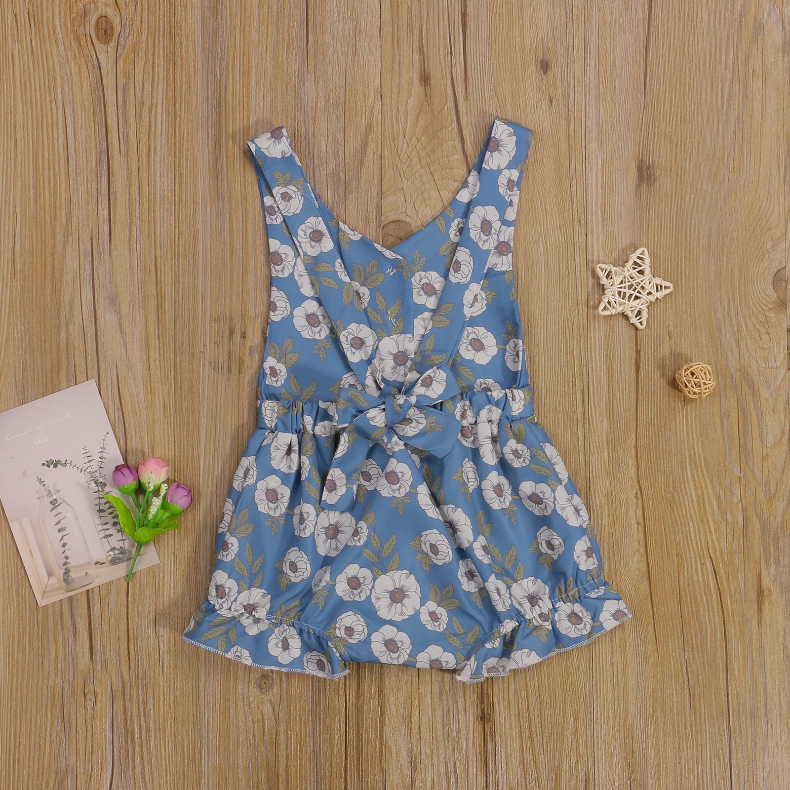 

Комбинезон детский летний х/б с V-образным вырезом и кружевом, на возраст 0-18 месяцев