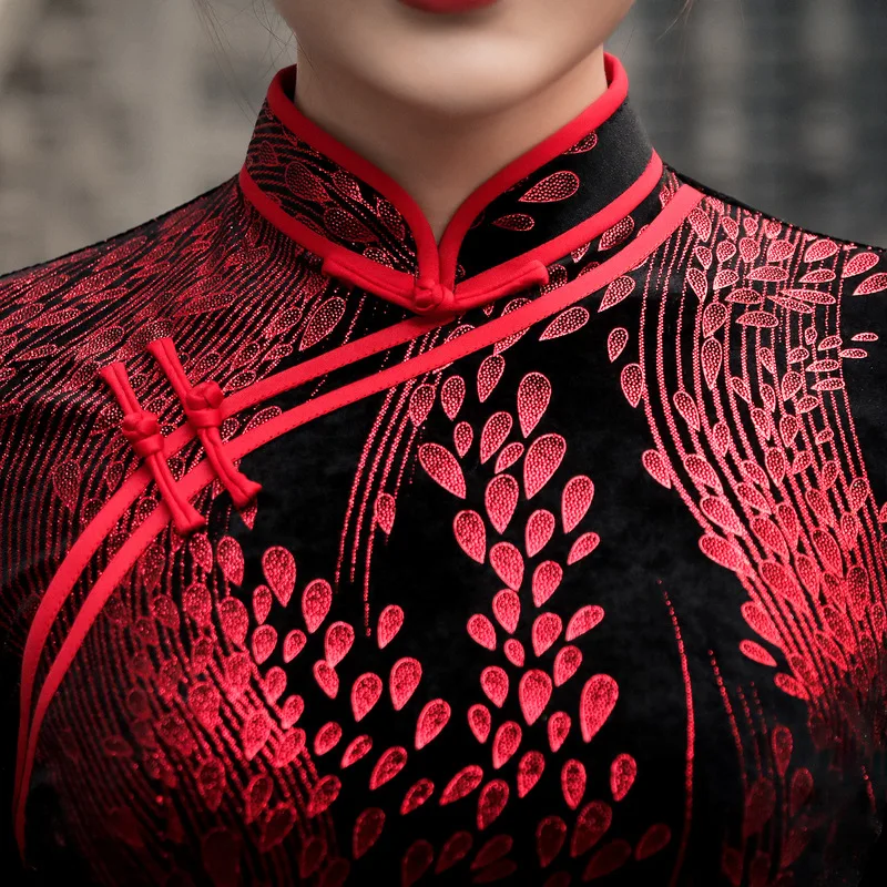 

Autumn New Long Velvet Cheongsam Bronzing Improved Slim Size Golden Velvet Golden Chinese Women Long Dresses Qipao Flowers