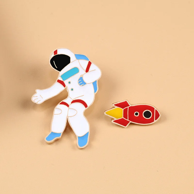 Эмалированные булавки космонавты и ракеты броши в виде космоса Вселенной