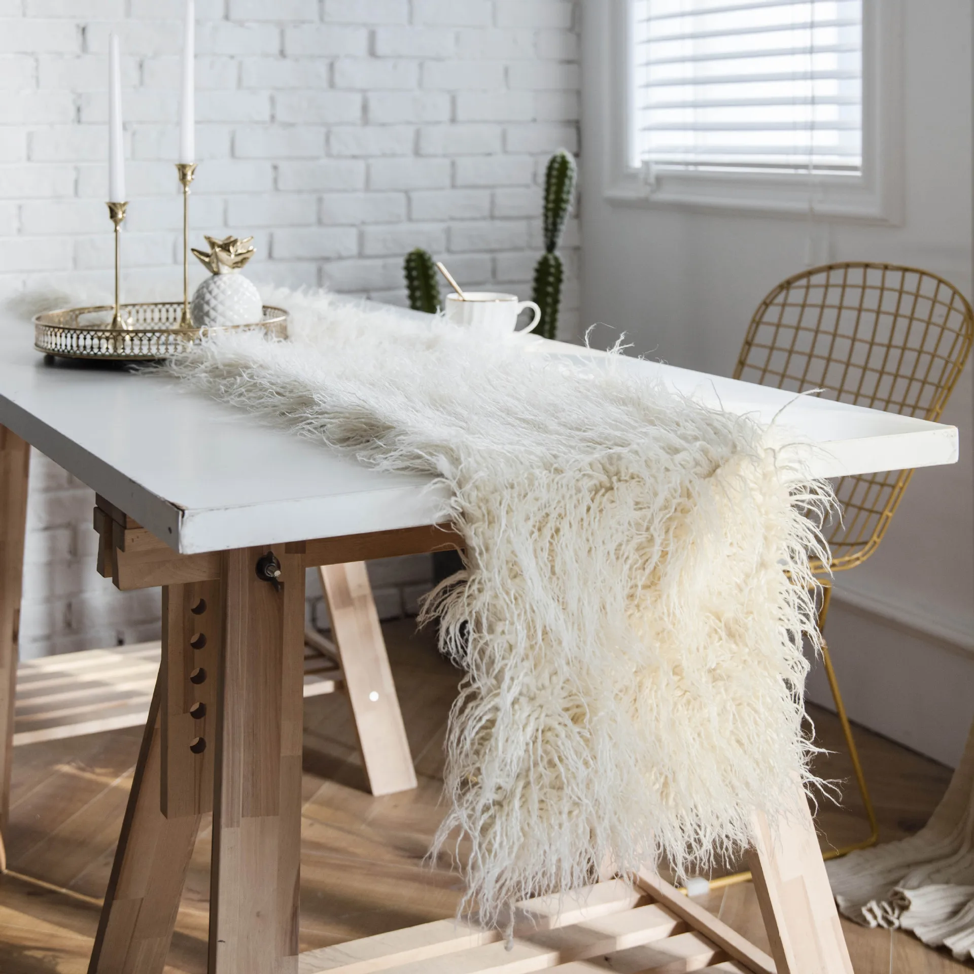 

Fuzzy Solid Color Mongolian Fur Table Runner European Table Towel Table Wedding Christmas Decoration Fluffy Plush Fur Bed Runner