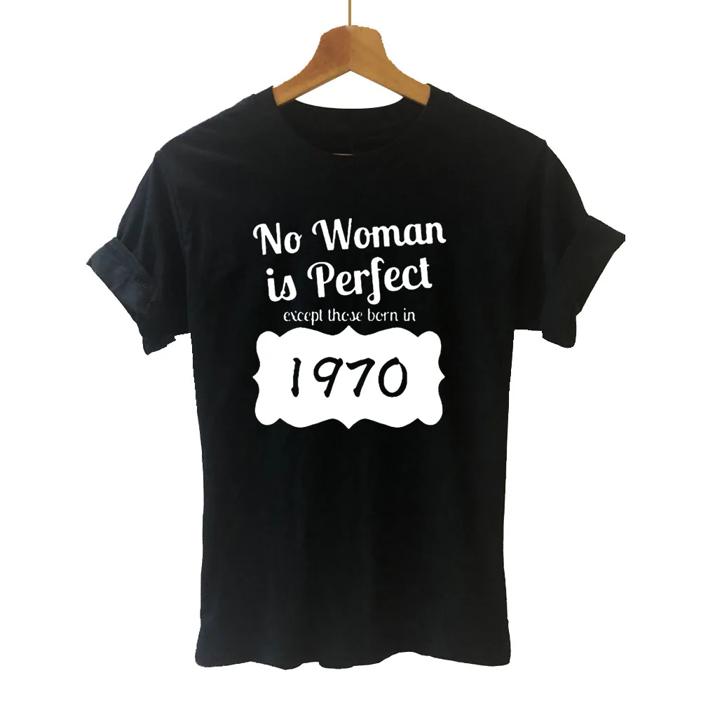 

Женская футболка с коротким рукавом и принтом букв, сделанная в 1970 году