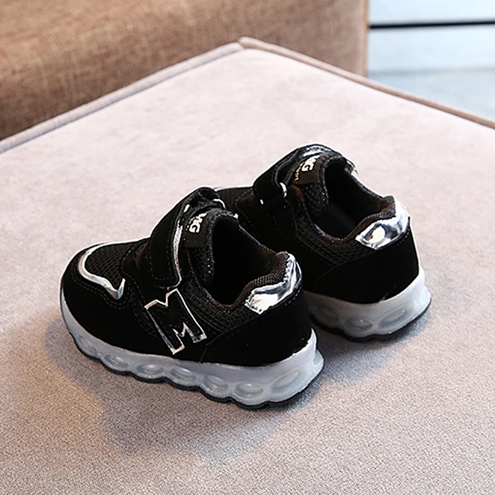 New Kids shoes Led shoes Casual Sport Running Shoes Sneakers Children Luminous Shoes Boys Girls Stripe Baby Non-slip Sneakers