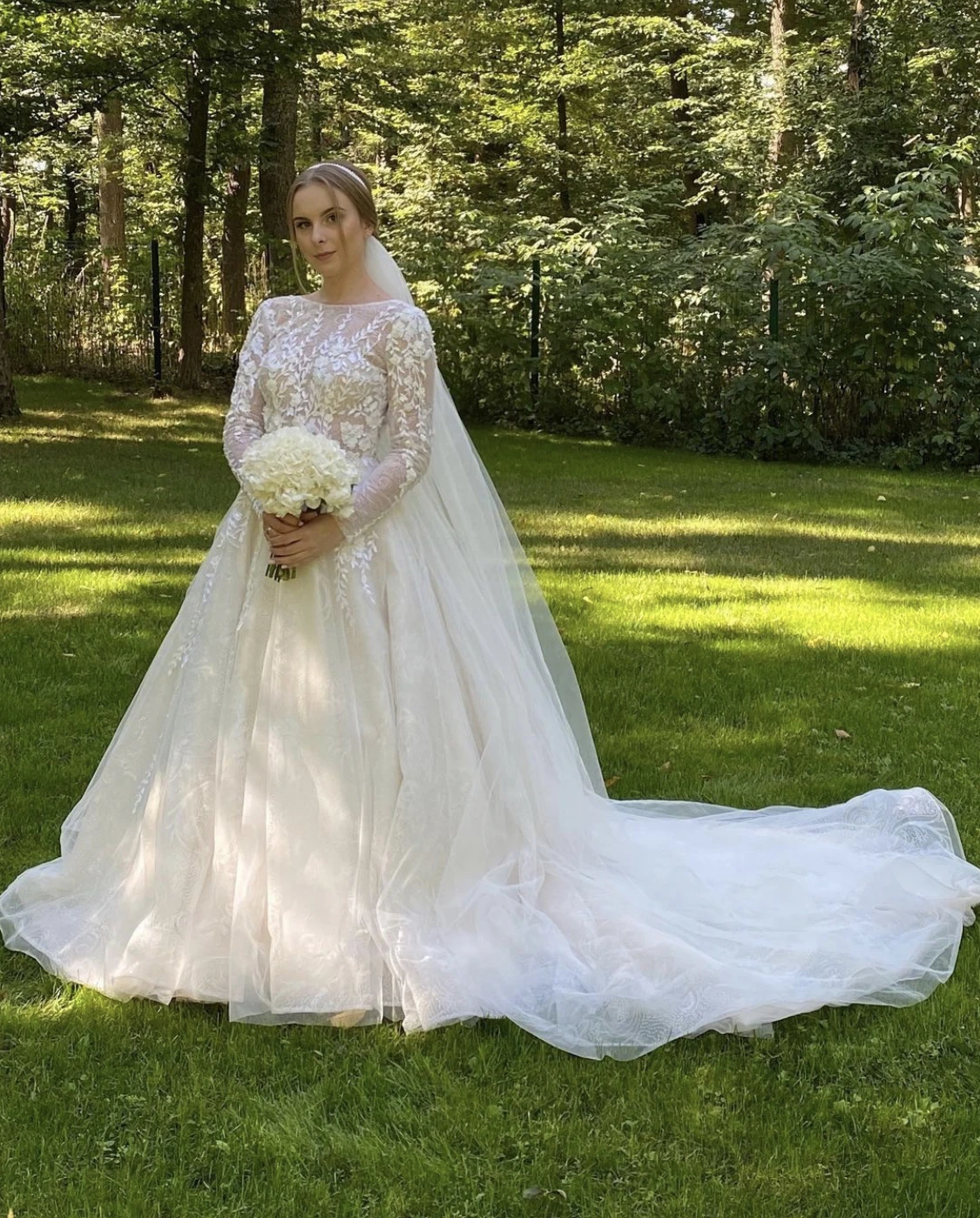 

Wedding Dress A-Line O-Neck Full Sleeve Lace Appliques Sequined Beads Backless Tulle Floor Length Sweep Train Bride Gown New