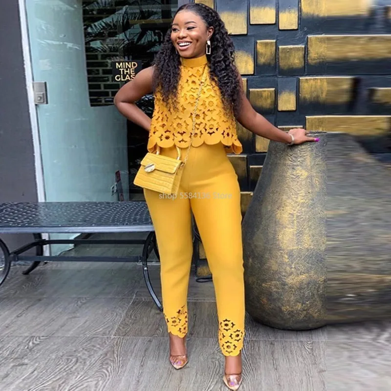 Женский костюм без рукавов с дырочками топ и штаны комплект из двух предметов