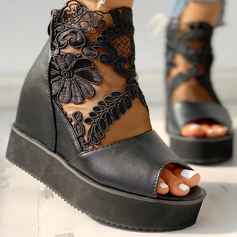 

Women's Shoes