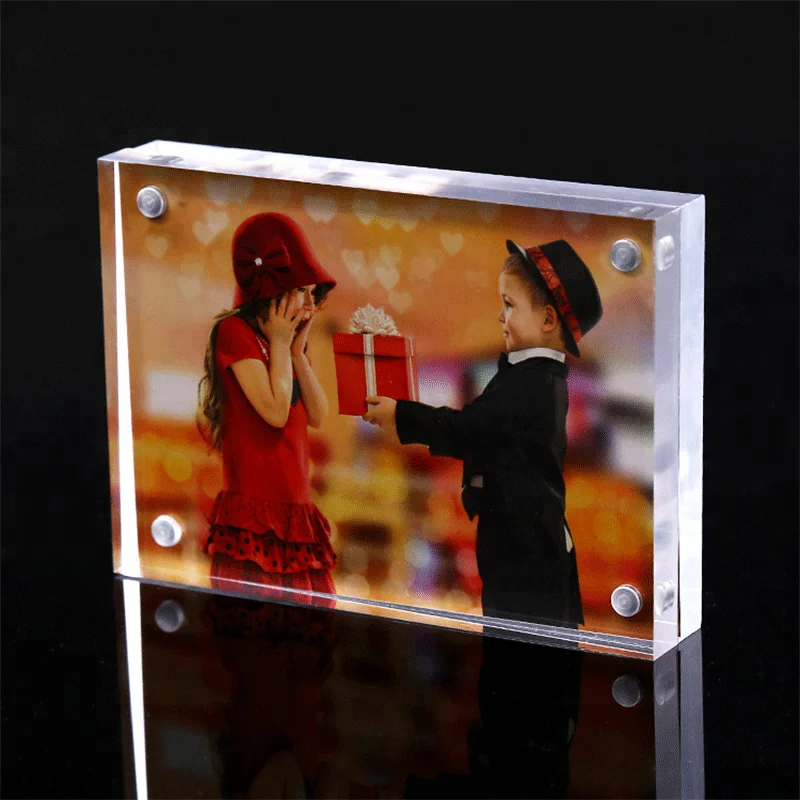 

Best-Selling Magnetic Clear Acrylic Desktop Photo Display Stand 8Inch