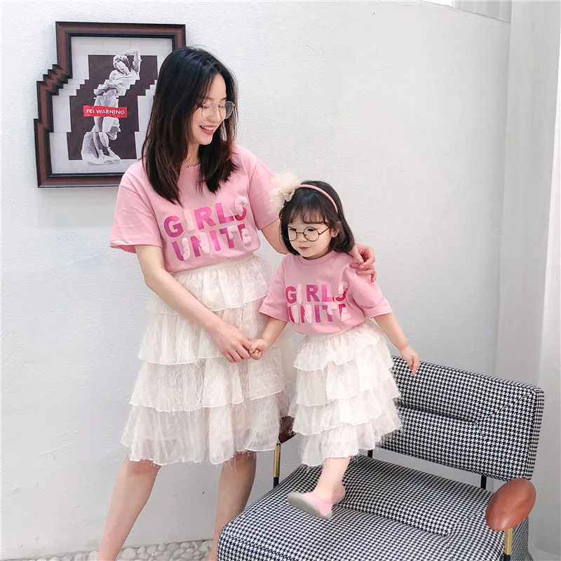 

Mom and Daughter Matching Clothes Fashion Printed Short-sleeved T-shirt Korean Cake Skirt 2pcs Kids Sets Family Matching Outfits