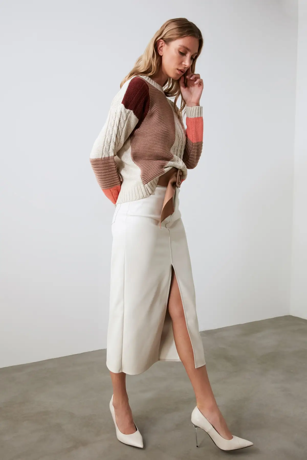 

Trendyol Mesh Detailed With Color Block Knitwear Sweater TWOAW21KZ1754