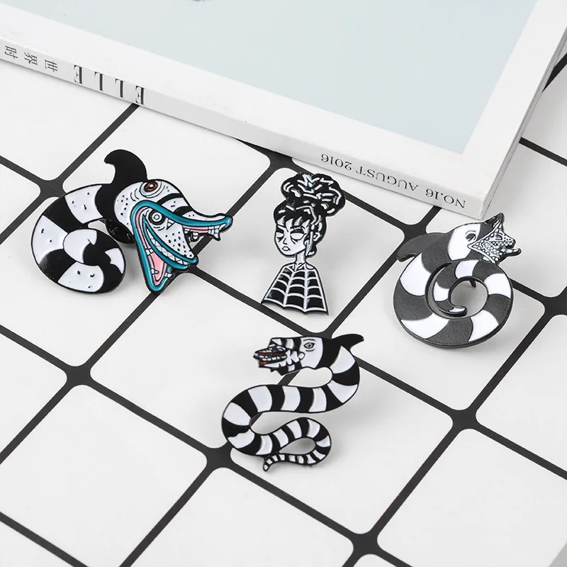 Брошь змея созвездия жука червяк Лидия Deets Паук Паутина эмалированная булавка