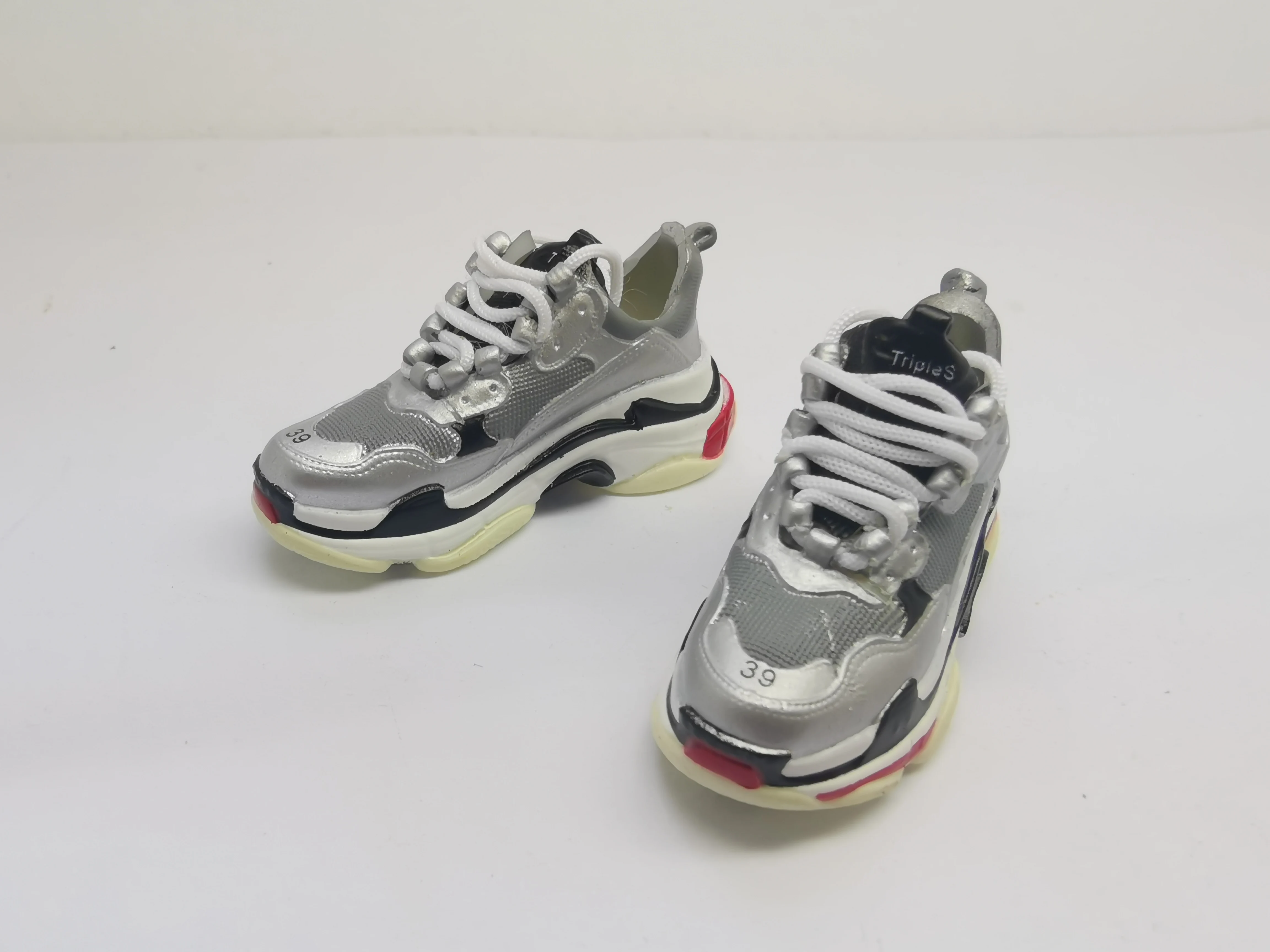 

1:6 scale one pair of mini 3D fashion shoes model the best gift and toys for you