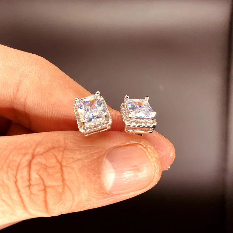 Серьги-гвоздики из серебра 925 пробы с фианитом | Украшения и аксессуары