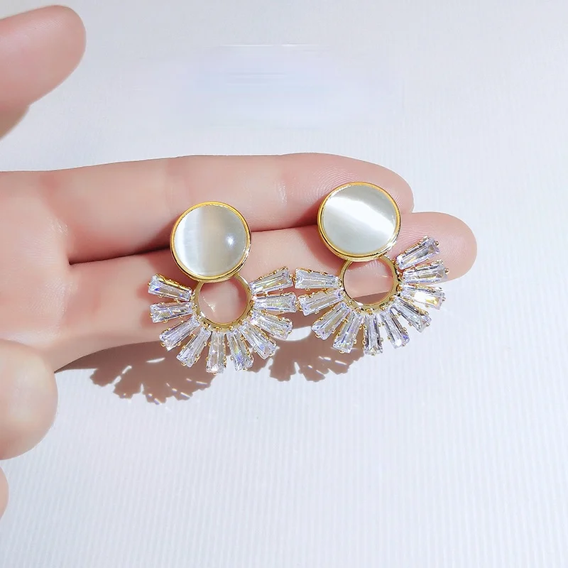 

Простые круглые серьги-гвоздики с опалом в стиле стразы, женские корейские новые искусственные украшения, женские изящные элегантные серьг...