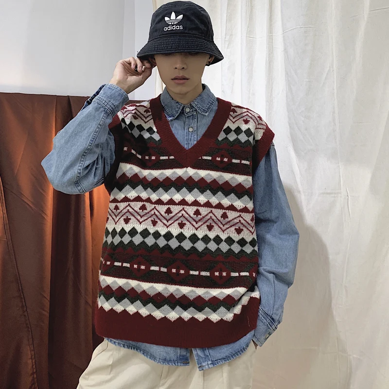 Мужской трикотажный жилет серый/красный/хаки пуловер с v образным вырезом и