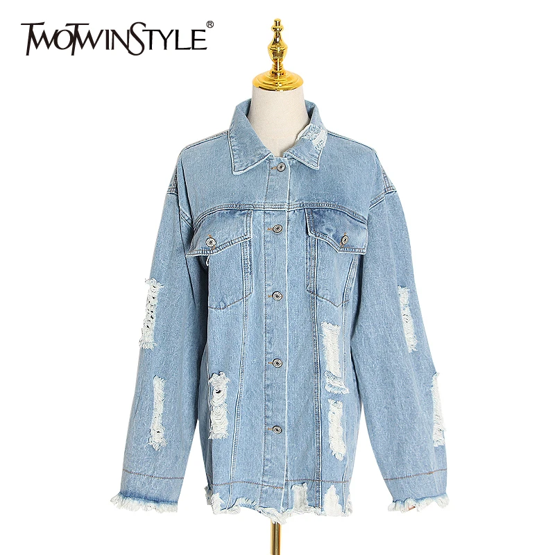 Женская джинсовая куртка TWOTWINSTYLE весенняя белая с длинными рукавами и карманами