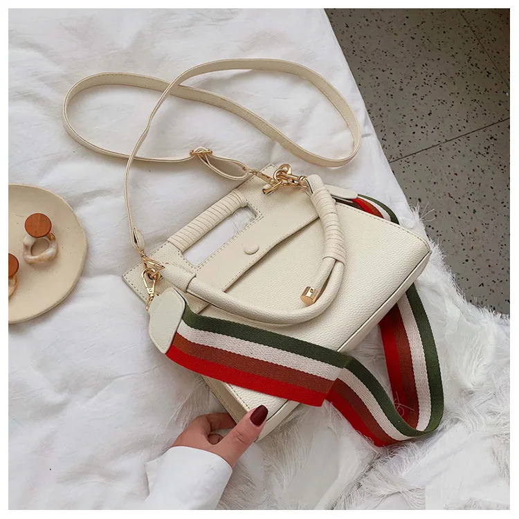 Beige Полосатая женская сумка через плечо Новая корейская модная однотонная сумка на плечо Повседневная простая роскошная сумка ретро-сумка - Цвет: Beige