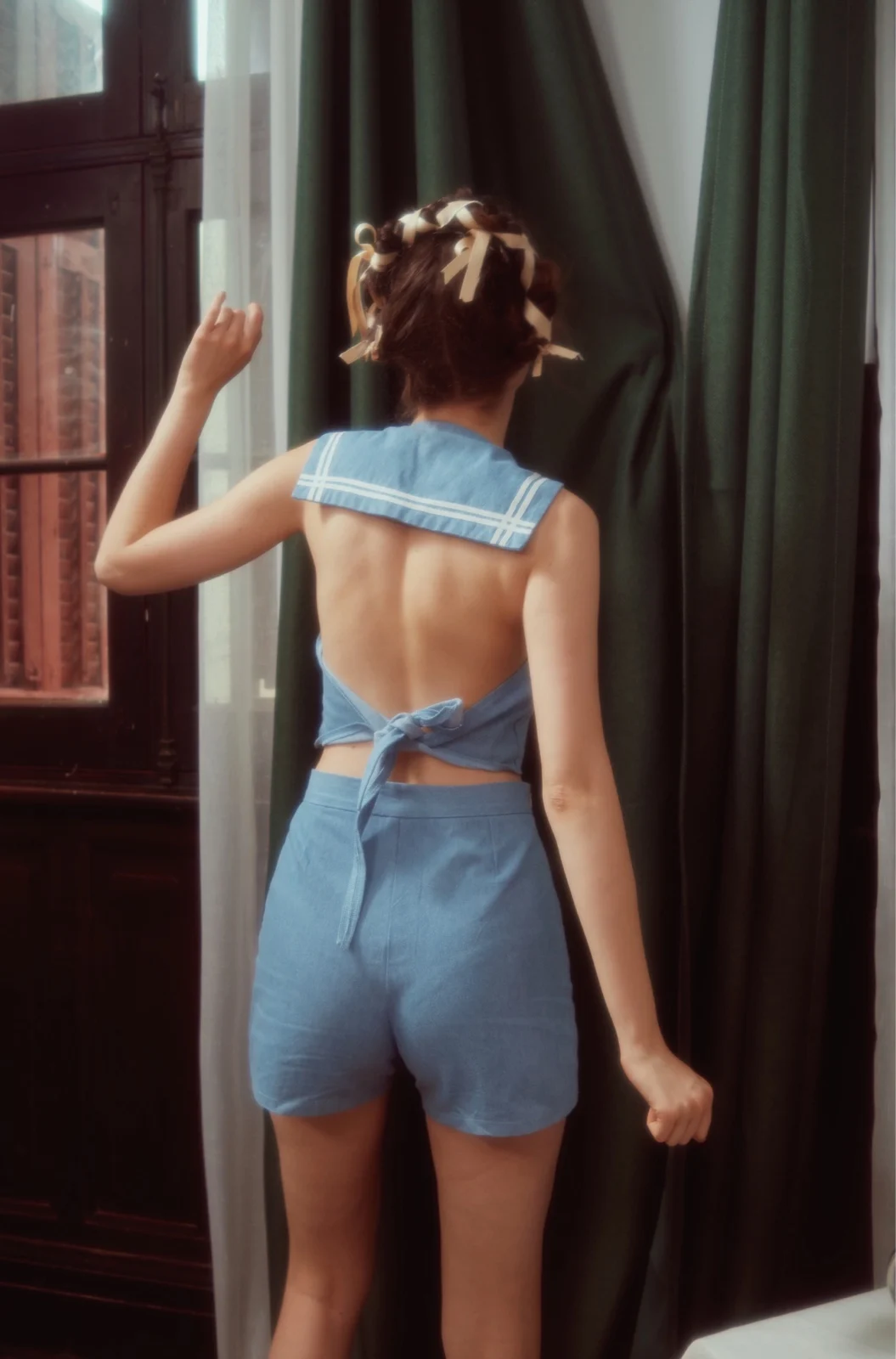 Женский комплект из 2 предметов: футболка без рукавов с матросским воротником и