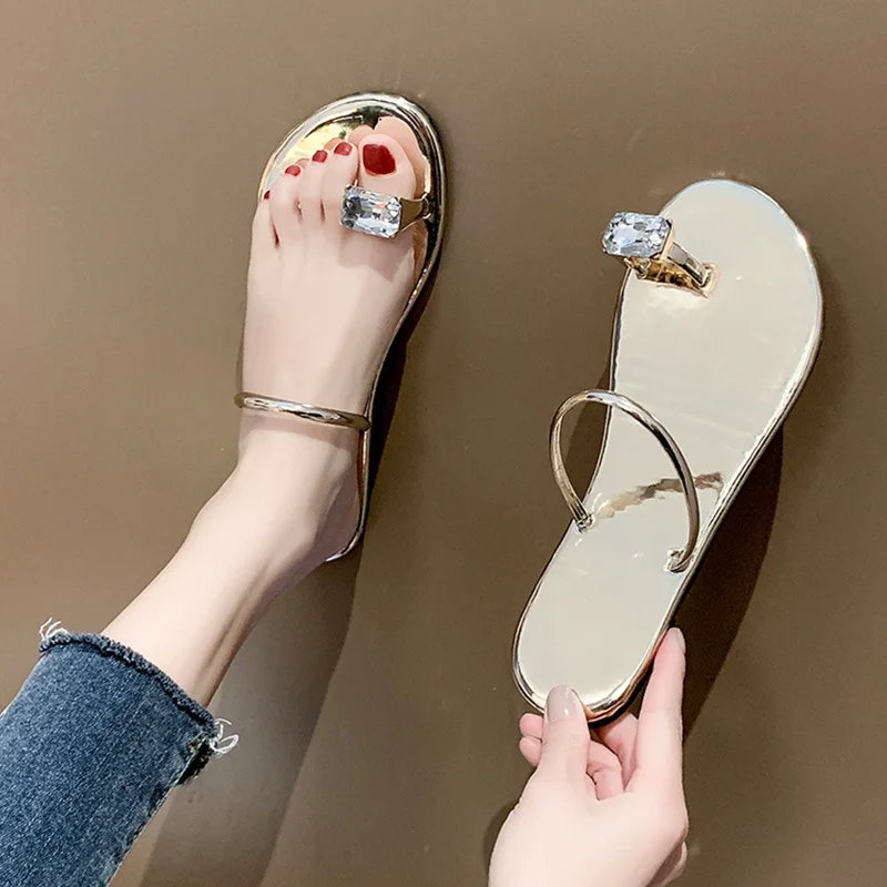 

Beach Shoes Glitter Slides Ladies' Slippers Fashion Rubber Flip Flops Slipers Women Sabot Jelly Flat Luxury Hawaiian 2021 Crysta
