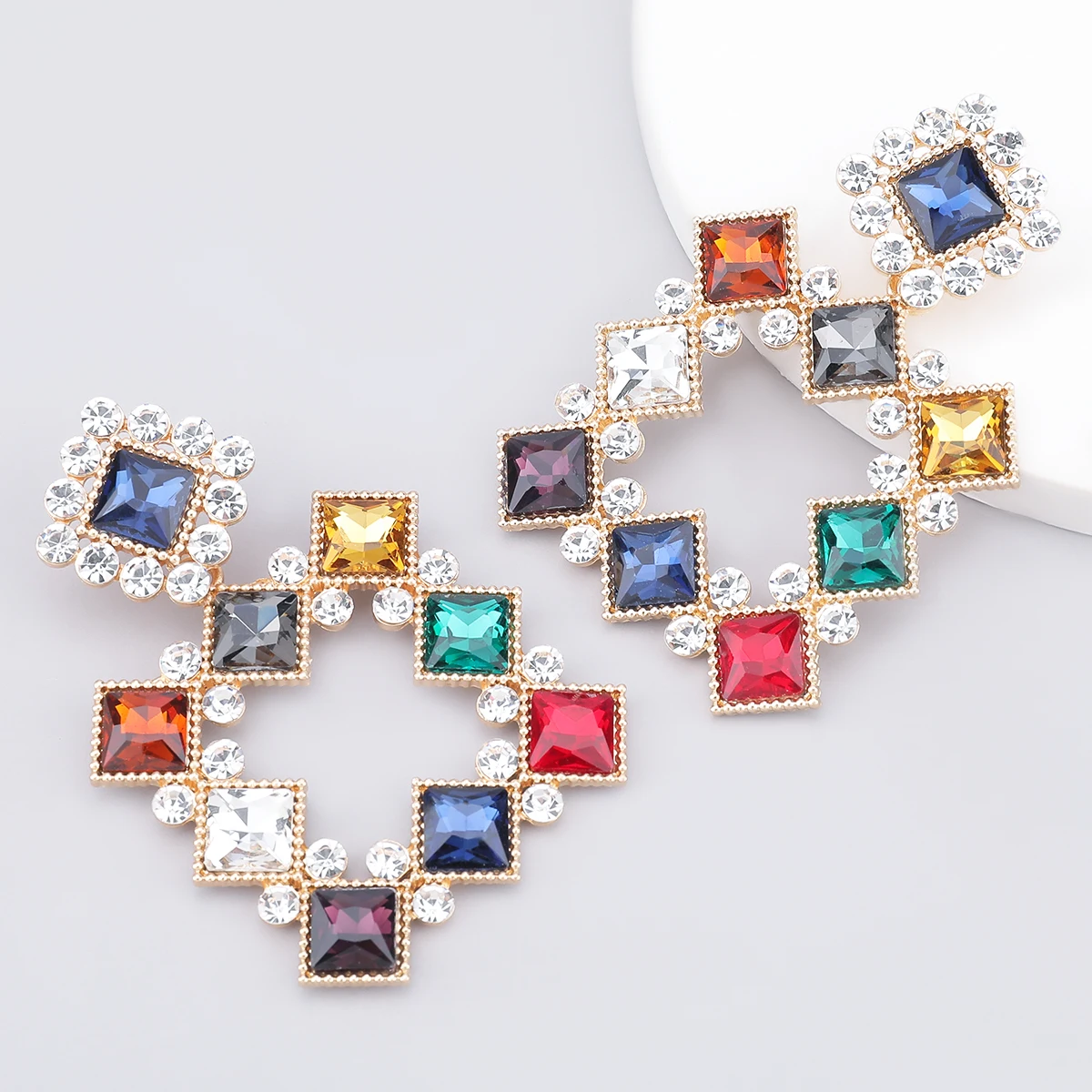 

2021 Winter Exaggerated Metal Glass Geometric Earrings Palace Banquet Luxury Dangle Earrings Women's Popular Shiny Jewelry