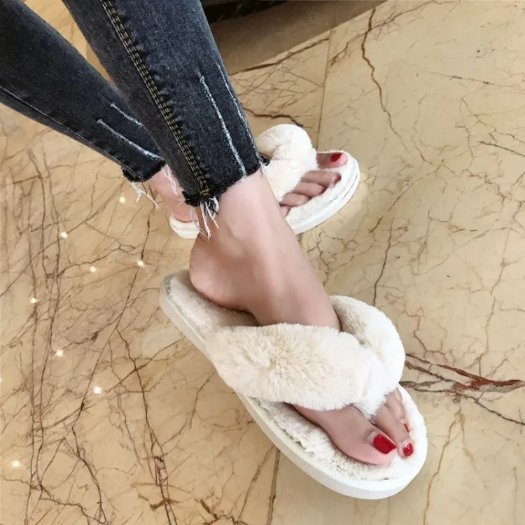 

Winter Fashion Women Home Slippers Faux Fur Warm Shoes Woman Slip on Flats Female Fur Flip Flops Pink Plus Size 36- 45 Slippers