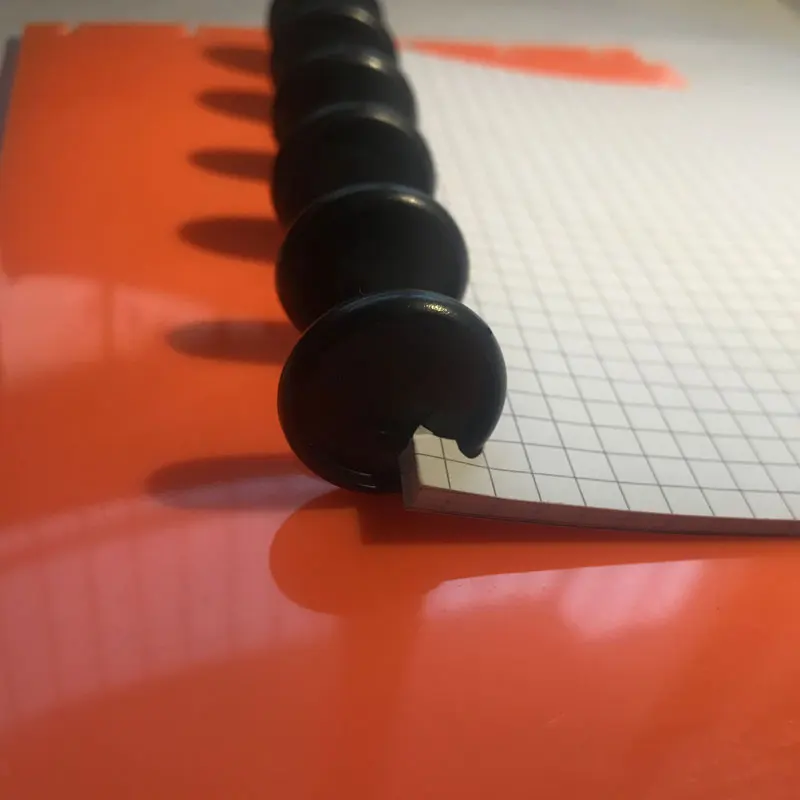 Блокнот с грибовидным отверстием 24 шт. черный кнопками листьями для ноутбука