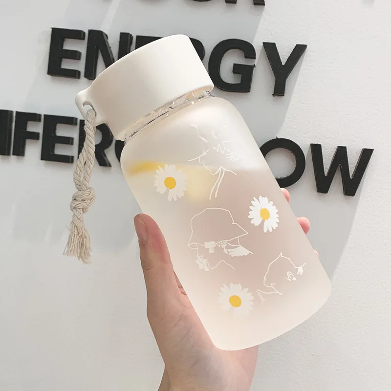 

500ml Small Daisy Transparent Plastic Water Bottles Creative Frosted Water Bottle With Portable Rope Travel Tea Cup BPA Free
