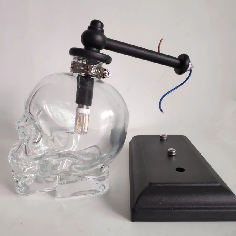 Винтажный настенный светильник в стиле ретро стеклянное Бра виде черепа и костей