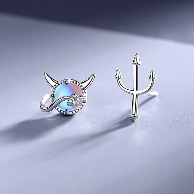 

Серьги-гвоздики женские Асимметричные из серебра 925 пробы, с лунным камнем