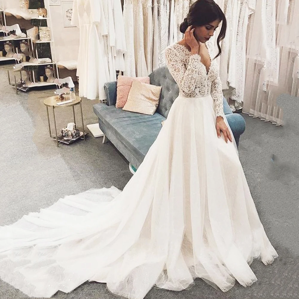 Бальное кружевное платье с V-образным вырезом и длинными рукавами | Свадьбы