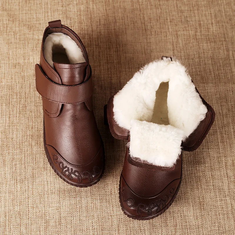

2021 Winter Warm Fur booties for Elderly Women Soft Sole Oxfords Sneakers Non-slip Female Casual Hoop & Look Leather Plush Boots