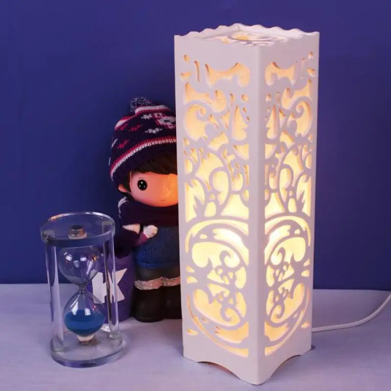 Дерева пластиковые пластины Светодиодная настольная лампа с абстрактным