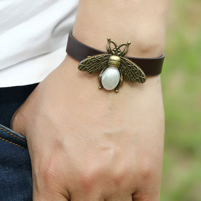 

Fashion Personality Men's and Women's Leather Bracelet Simple Retro Insect Pearl Bracelet Street Party Jewelry Accessories